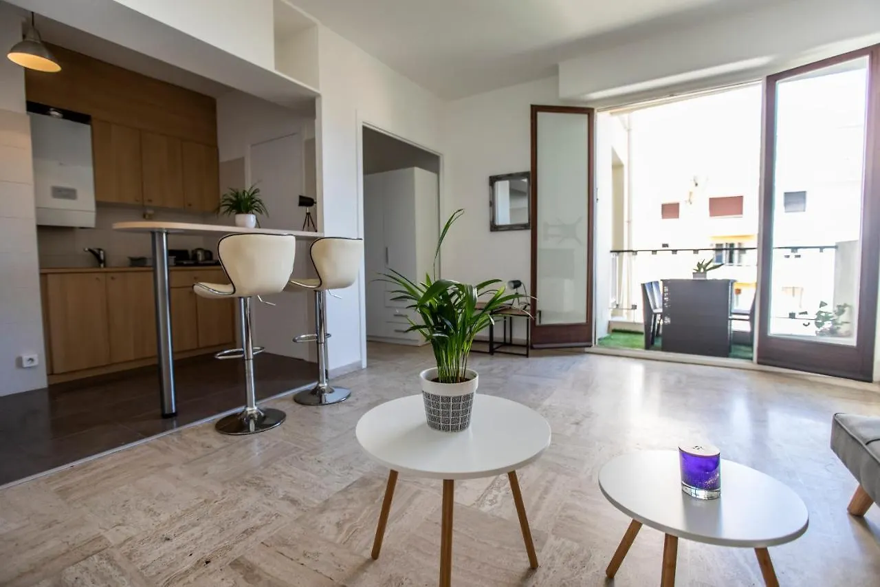 ++++ Renovated Cosy 50M2 Sunny Flat / Balcony / Close To Beach And To The Palais Des Festivals ++++ Cannes