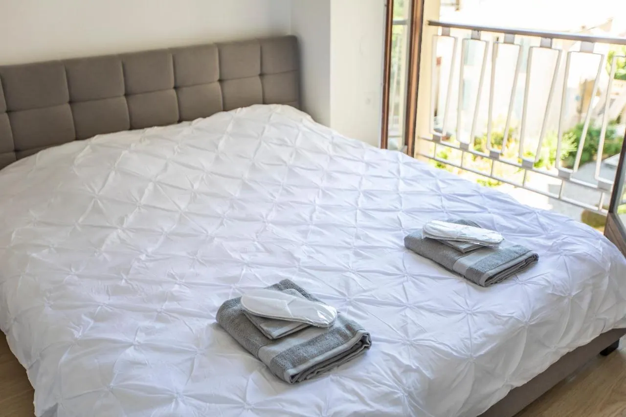 Apartment ++++ Renovated Cosy 50M2 Sunny Flat / Balcony / Close To Beach And To The Palais Des Festivals ++++ Cannes