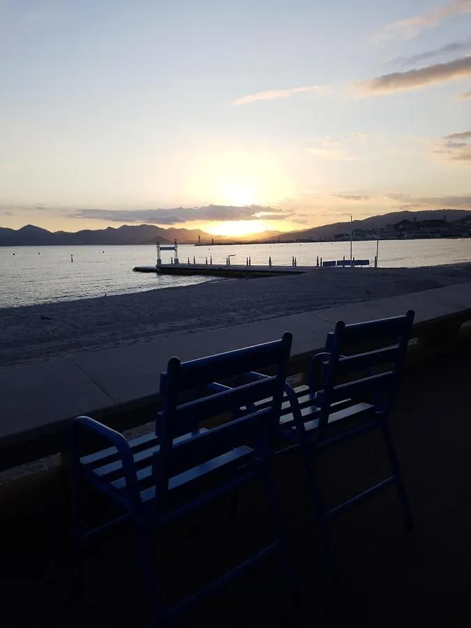 ++++ Renovated Cosy 50M2 Sunny Flat / Balcony / Close To Beach And To The Palais Des Festivals ++++ location