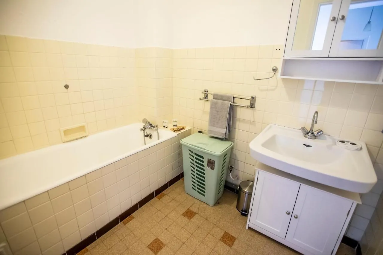 ++++ Renovated Cosy 50M2 Sunny Flat / Balcony / Close To Beach And To The Palais Des Festivals ++++ Cannes Appartement