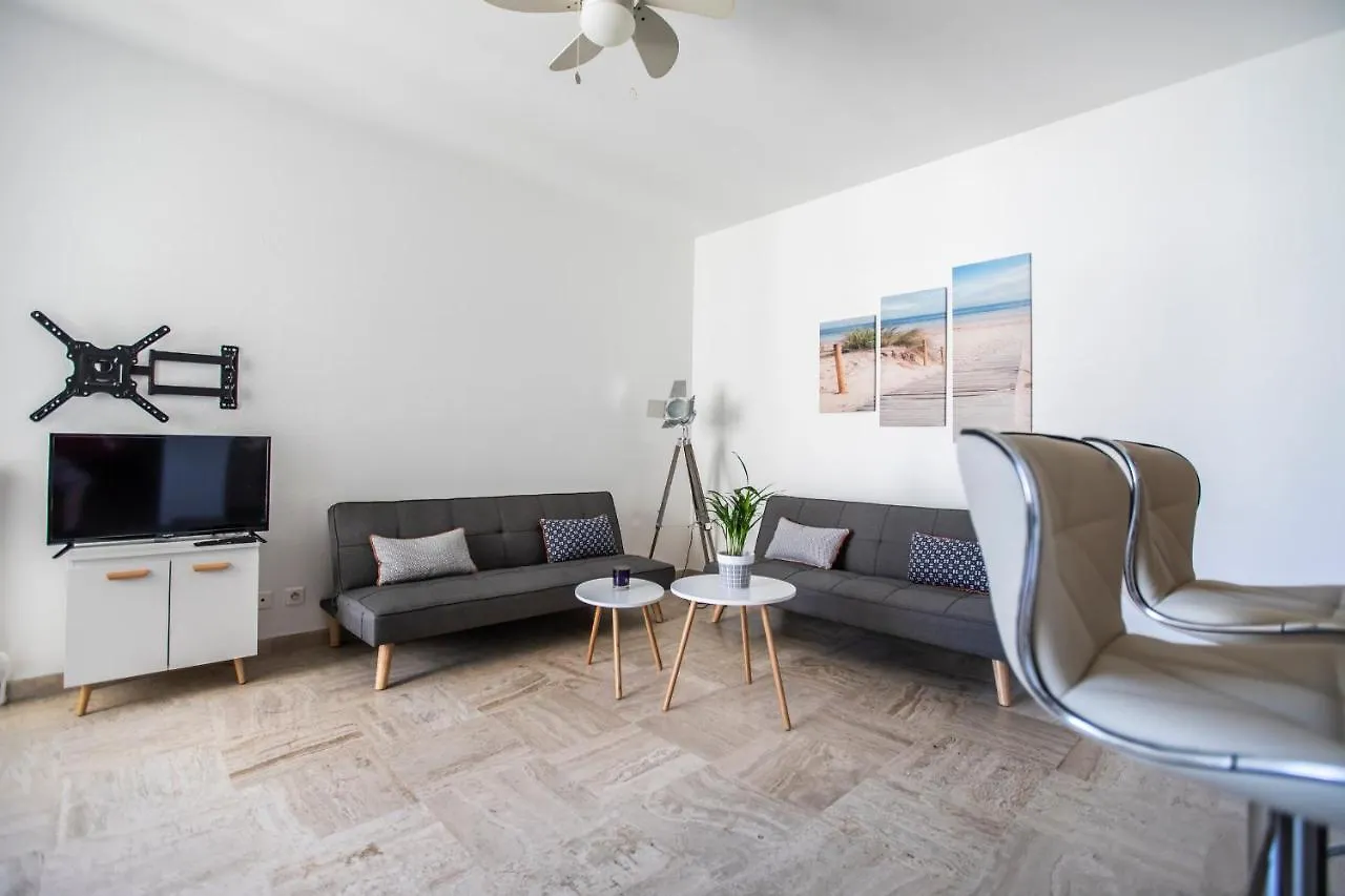 ++++ Renovated Cosy 50M2 Sunny Flat / Balcony / Close To Beach And To The Palais Des Festivals ++++ Cannes