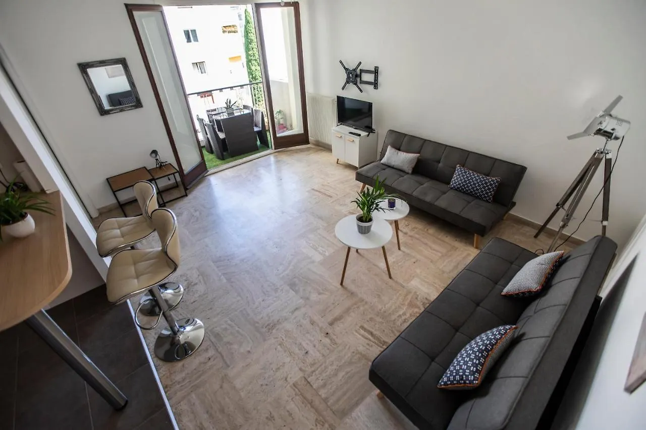 קאן ++++ Renovated Cosy 50M2 Sunny Flat / Balcony / Close To Beach And To The Palais Des Festivals ++++