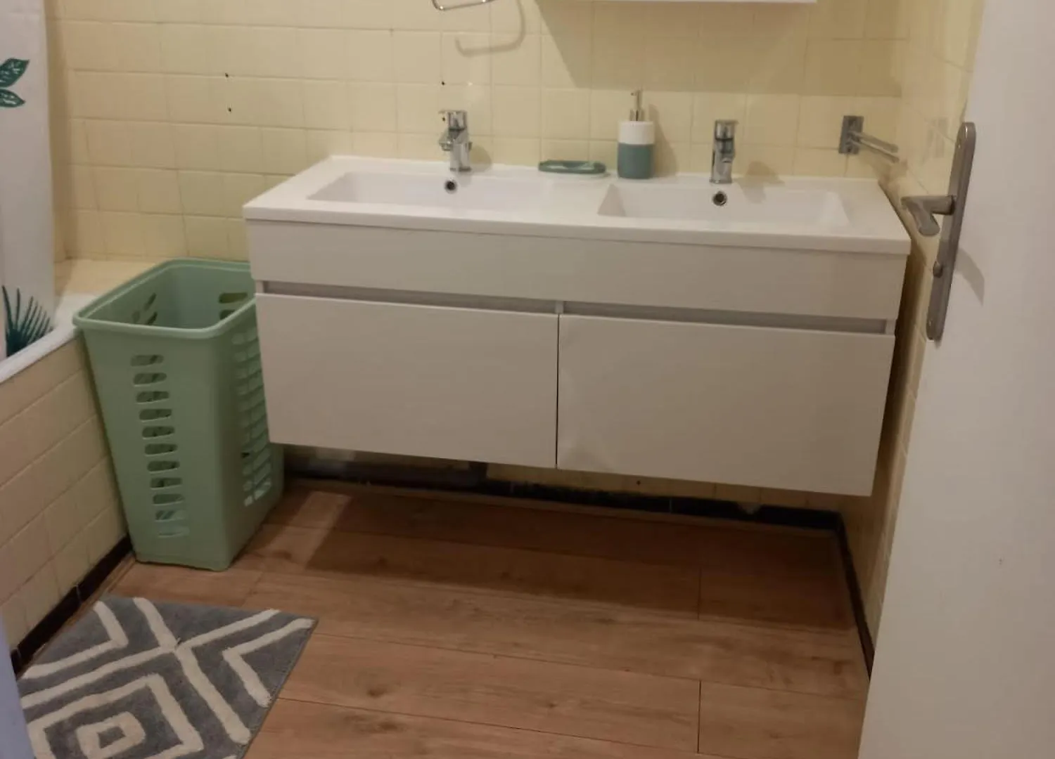 קאן ++++ Renovated Cosy 50M2 Sunny Flat / Balcony / Close To Beach And To The Palais Des Festivals ++++ צרפת